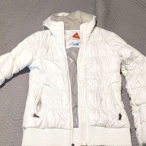 White puffer Columbia jacket xs